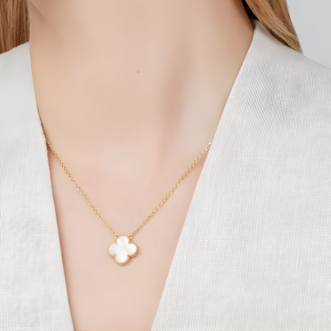Éclat Clover Pendant